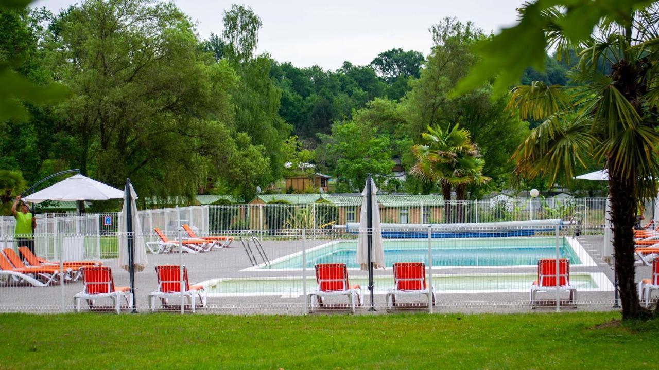 Camping 3 Etoiles - Piscine Chauffee - Vue Montagne Saint-Girons  Luaran gambar