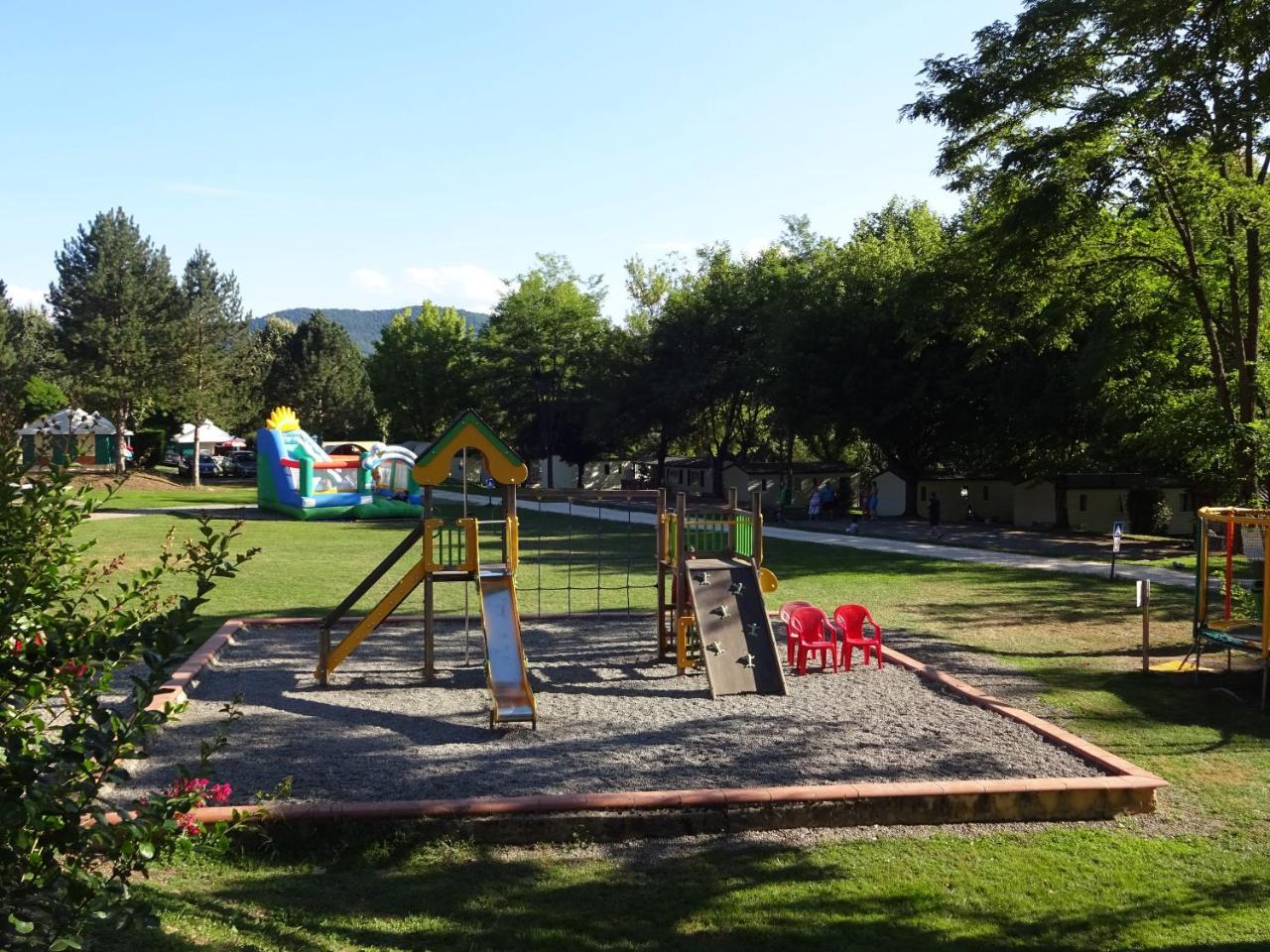 Camping 3 Etoiles - Piscine Chauffee - Vue Montagne Saint-Girons  Luaran gambar